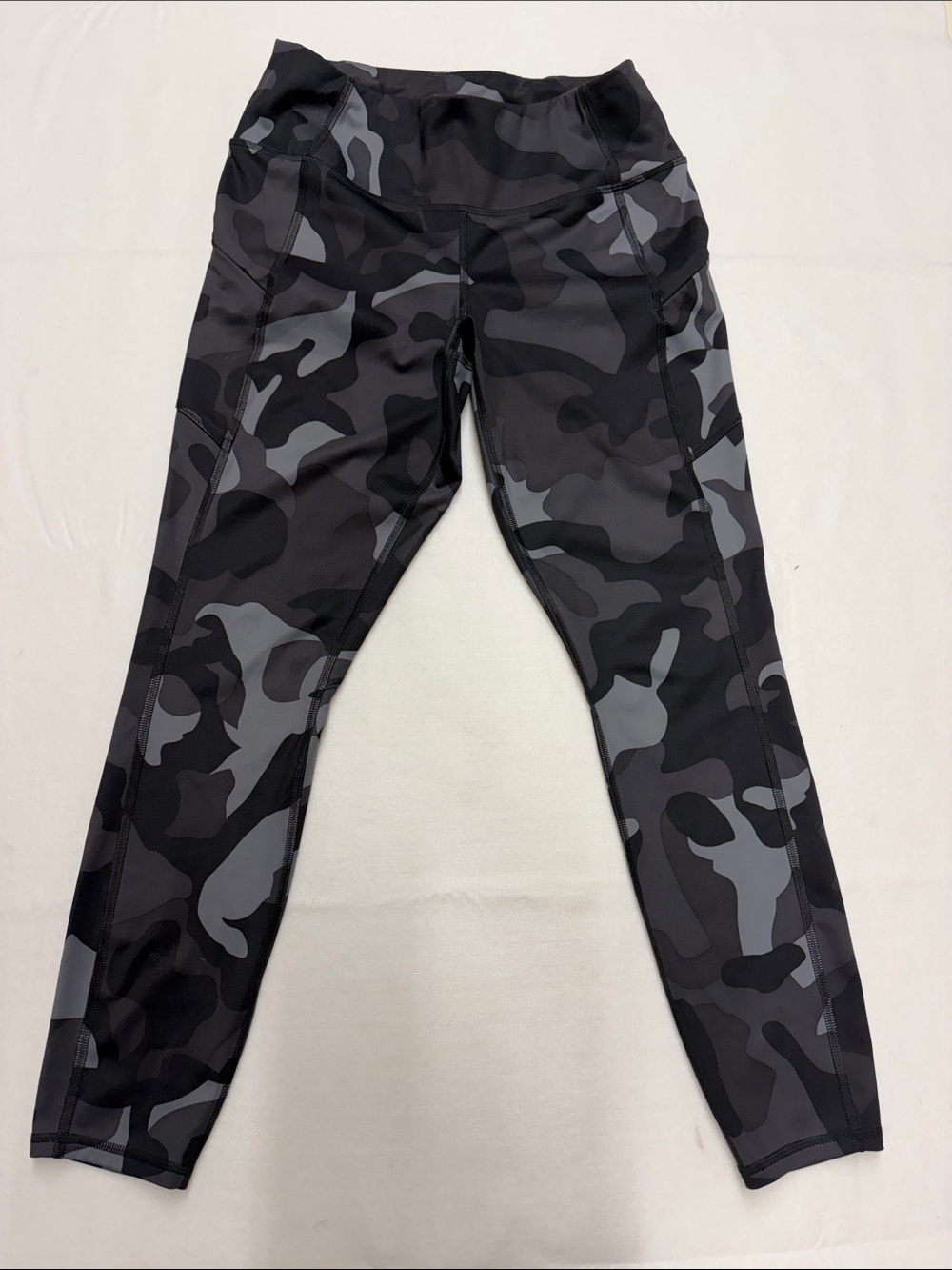 Athleta Powervita Black & Gray Camo High-Rise Leggings size Small